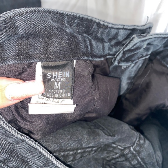 Black High Waisted Mom Jeans - Picture 3 of 3